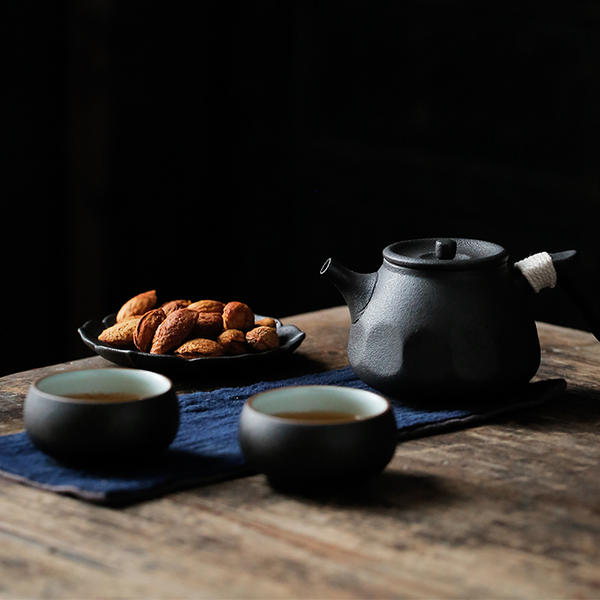 Black Pottery Tea Set