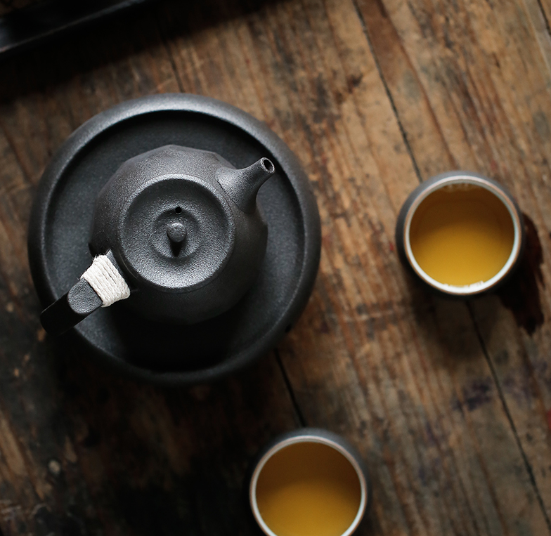 Black Pottery Tea Set